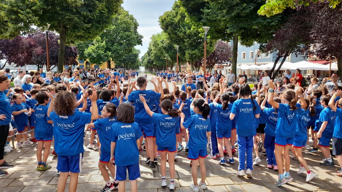 El Colegio Santa María inunda Portugalete de solidaridad 