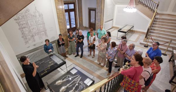 Visita guiada al ayuntamiento de Pamplona con motivo del VI centenario del Privilegio de la Unión.