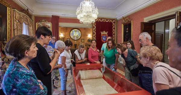 Visita guiada al ayuntamiento de Pamplona con motivo del VI centenario del Privilegio de la Unión.