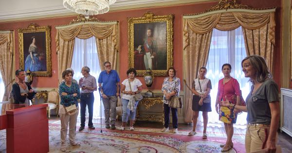 Visita guiada al ayuntamiento de Pamplona con motivo del VI centenario del Privilegio de la Unión.