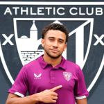 Johaneko ya posa con la camiseta del Athletic / Athletic Club