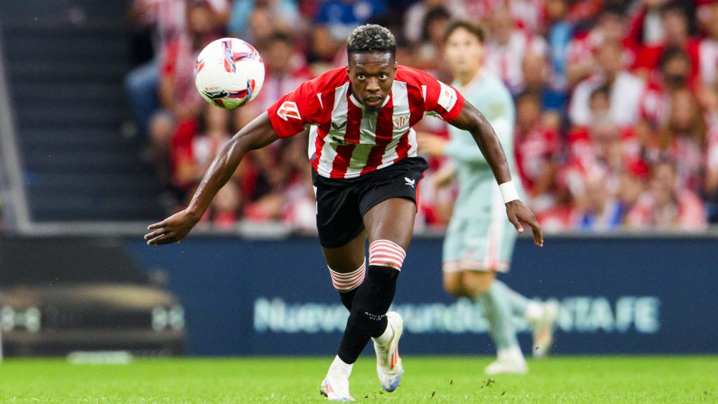 Álvaro Djaló pelea un balón / Athletic Club