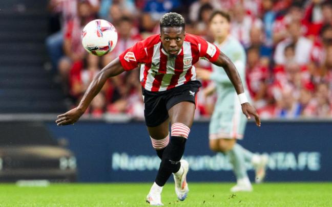 Álvaro Djaló pelea un balón / Athletic Club