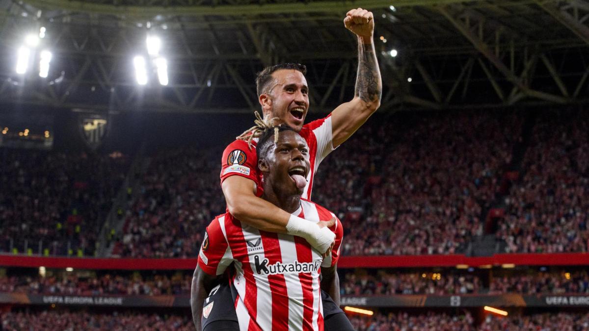 Berenguer festeja junto a Nico Williams el gol de este ante el Slavia en San Mammés. / ATHLETIC CLUB 