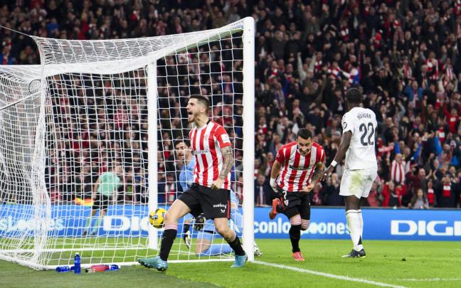 Sancet y Berenguer celebrando el gol del 1-0 ante el Real Madrid / Athletic Club