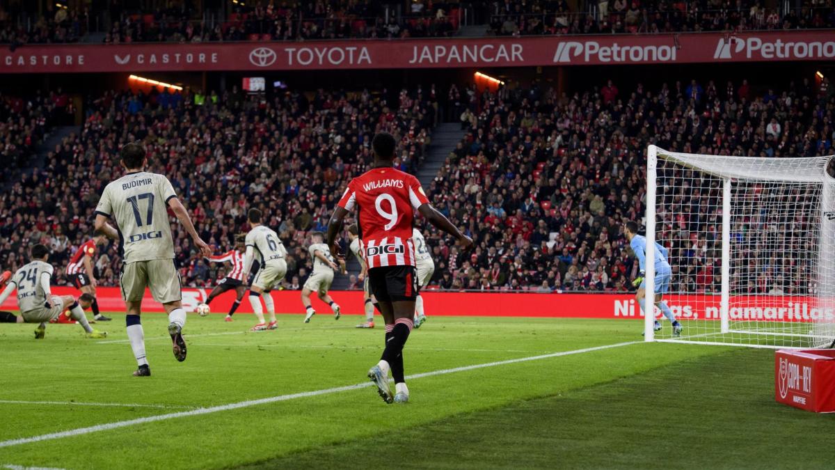 Iñaki y Nico Williams ante Osasuna / Athletic Club