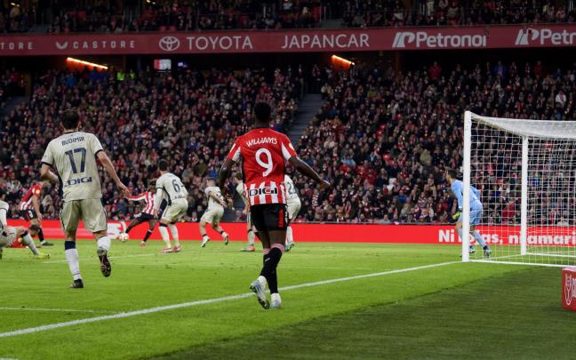 Iñaki y Nico Williams ante Osasuna / Athletic Club