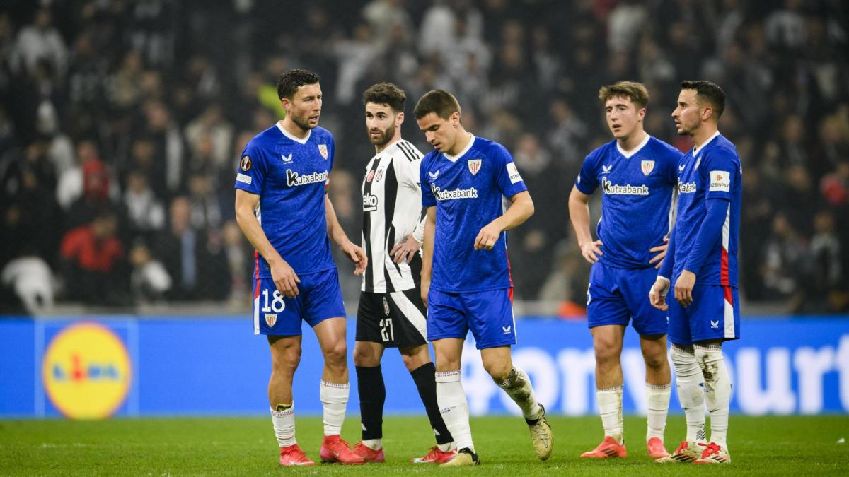 Varios jugadores del Athletic en imagen durante el encuentro contra el Besiktas. Foto: ATHLETIC CLUB