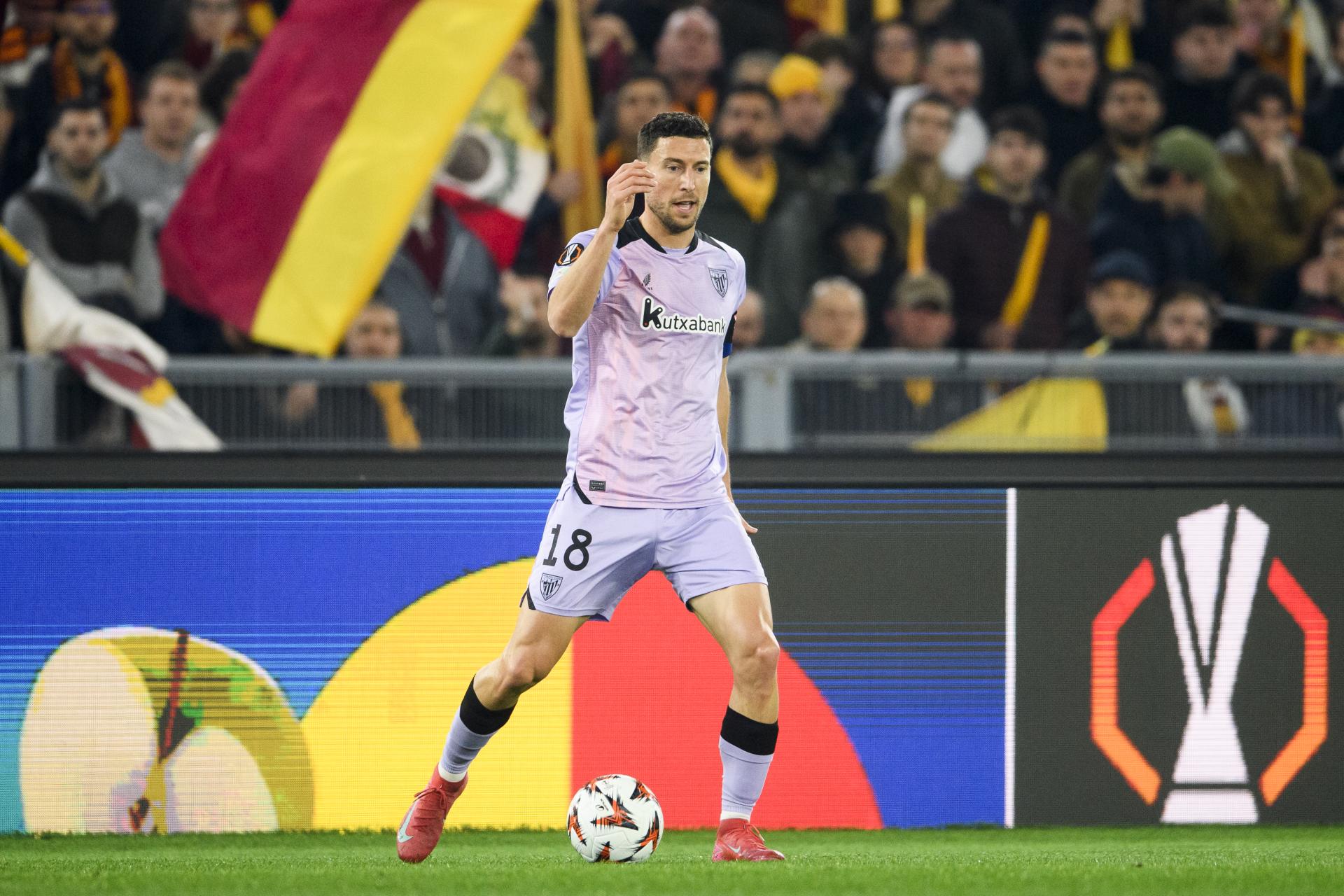 Óscar de Marcos en un pasaje del choque de ida vivido la pasada semana en el Stadio Olímpico. / ATHLETIC CLUB