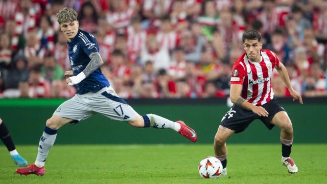 Hojlund y Prados pugnan por el balón naoche en San Mamés. / ATHLETIC CLUB Hojlund y Prados pugnan por el balón naoche en San Mamés. / ATHLETIC CLUB
