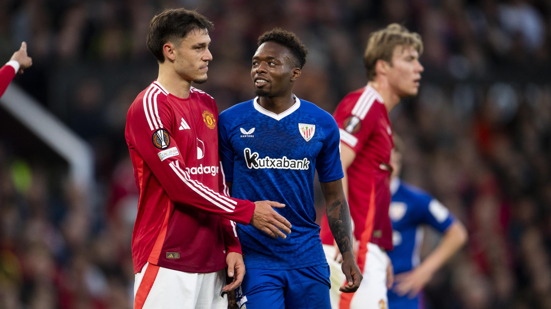 Álvaro Djaló en acción anoche sobre el verde de Old Trafford. / ATHLETIC CLUB
