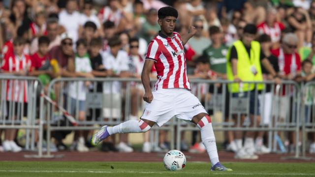 Adu Ares durante el partido ante el Racing de Santander / Athletic Club Adu Ares durante el partido ante el Racing de Santander / Athletic Club