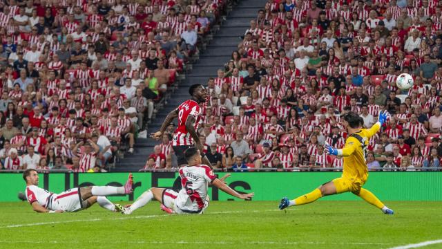 Iñaki Williams remata a puerta durante el 1-0 de la primera vuelta en San Mamés. / ATHLETIC CLUB