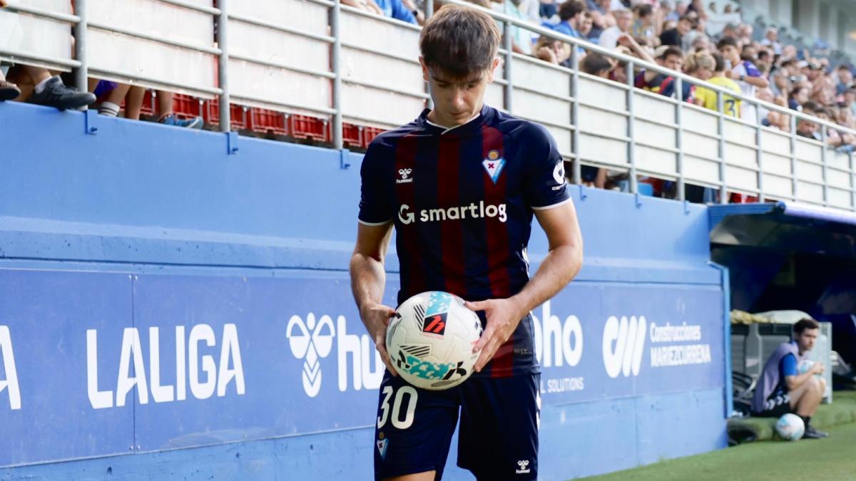 Aleix Garrido en el partido ante el Granada. SD EIBAR
