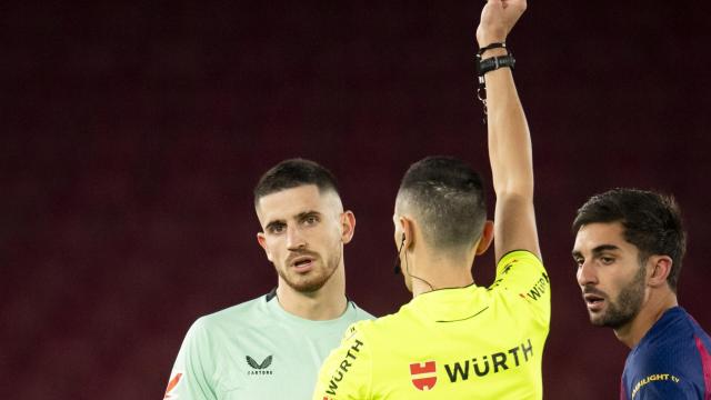 Oihan Sancet, expulsado ante el FC Barcelona / Athletic Club