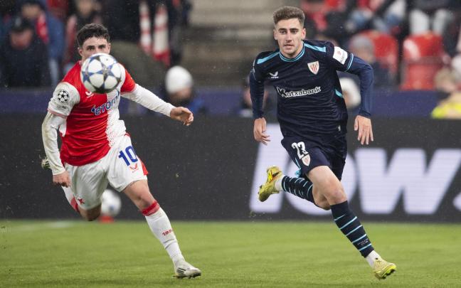 Robert Navarro en imagen durante el Slavia-Athletic de Champions. Foto: Athletic Club