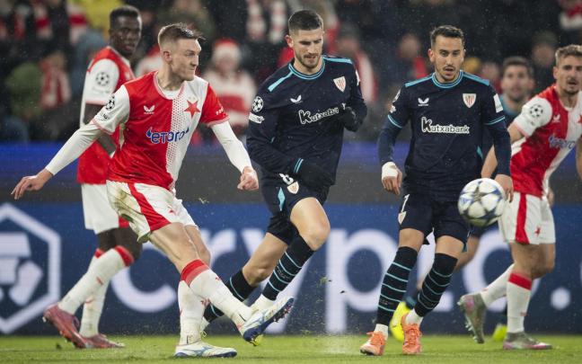 Sancet, con una clara ocasión fallada, y Berenguer lo intenaron, pero volvieron a ser protagonistas de la impotencia rojiblanca. / ATHLETIC CLUB