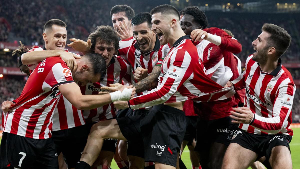 El Athletic celebra el tanto de Berenguer ante el Atlético de Madrid / Athletic Club