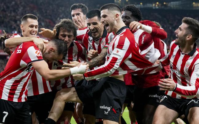 El Athletic celebra el tanto de Berenguer ante el Atlético de Madrid / Athletic Club
