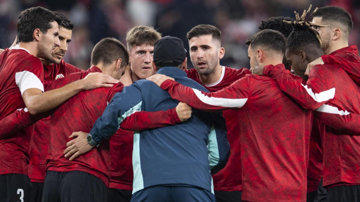 Los jugadores del Athletic antes del partido contra el PSG / Athletic Club