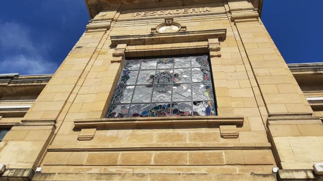 Edificio Pescadería en Donostia, donde el lunes comenzarán las obras de adecuación para acoger el nuevo mercado de La Bretxa