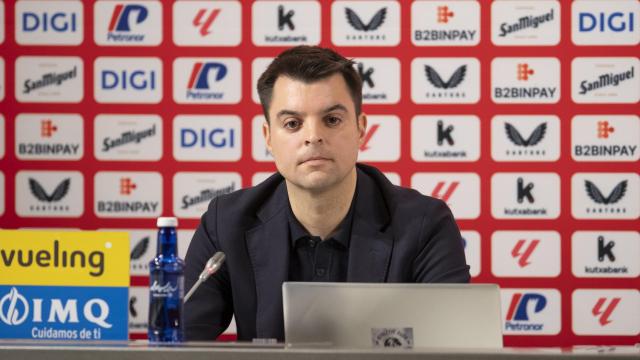 El director de fútbol Mikel González durante su última rueda de prensa / Athletic Club