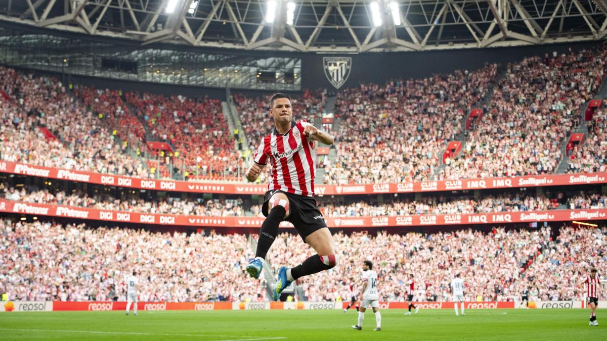 Gorka Guruzeta celebra su gol ante Osasuna / Athletic Club