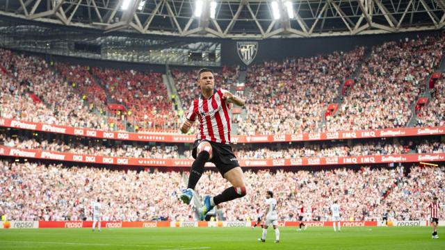 Gorka Guruzeta celebra su gol ante Osasuna / Athletic Club