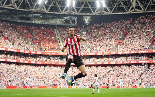 Gorka Guruzeta celebra su gol ante Osasuna / Athletic Club