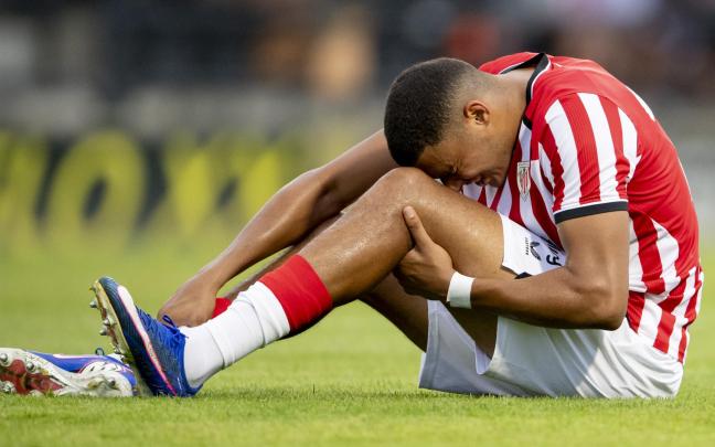Maroan Sannadi se duele de la rodilla izquierda / Athletic Club