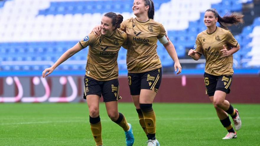 Las jugadoras de la Real celebran el 0-1 en Riazor. / REAL SOCIEDAD