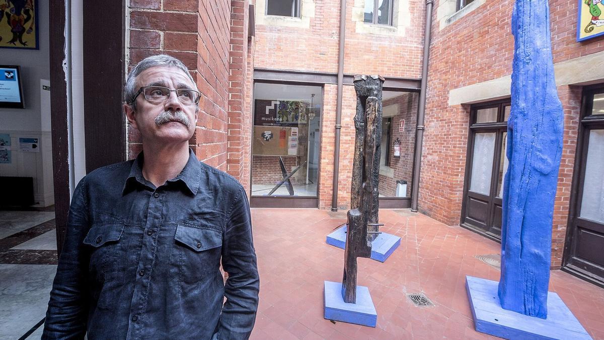 Juan Hernández Zubizarreta es un reconocido experto en globalización economía internacional y derechos humanos.