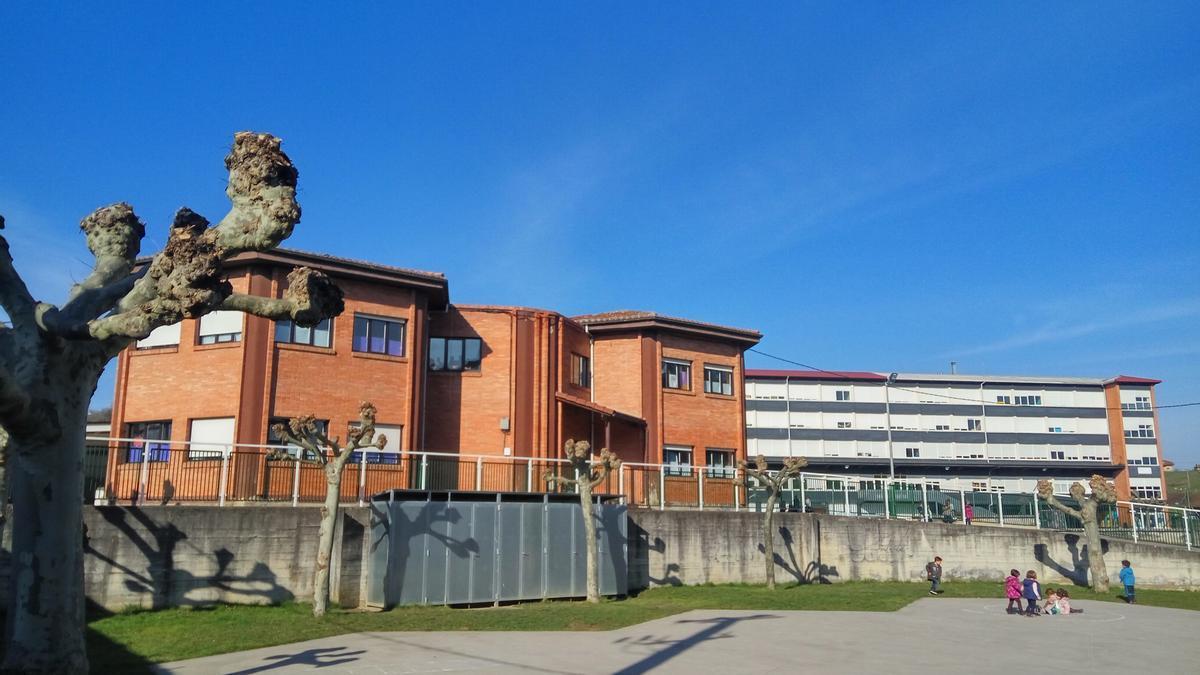 Edificios de Mendiko Eskola en Amurrio
