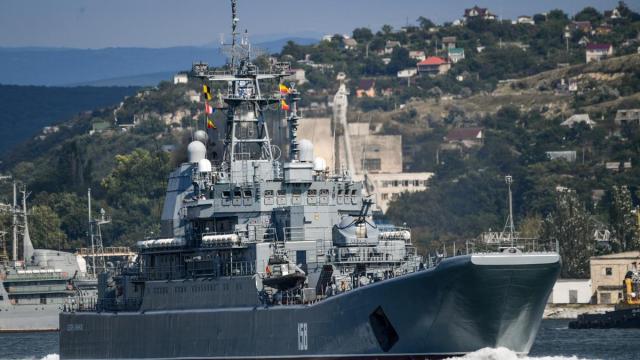 El buque 'Caesar Kunikov' de la marina rusa en Sebastopol, Crimea.