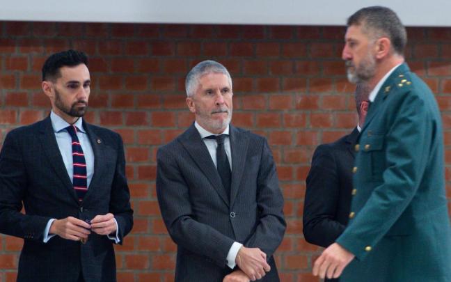 Rafael Pérez (i), 'número dos' de Interior, junto a Fernando Grande-Marlaska.