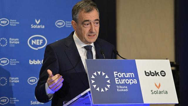 El presidente del PNV, Aitor Esteban, analiza la actualidad política en una conferencia-coloquio en el 'Fórum Europa. Tribuna Euskadi'.