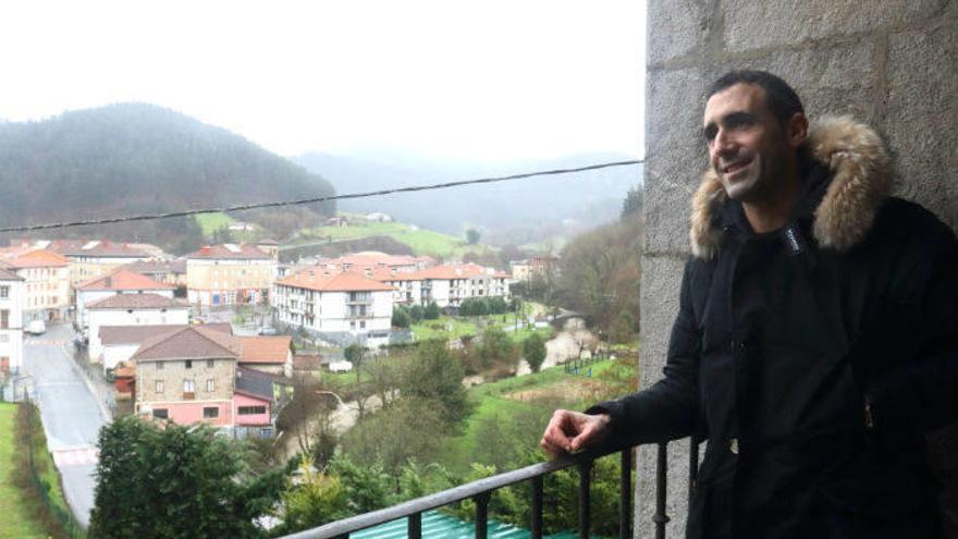 Luis Prieto en su Dima natal. / BORJA GUERRERO