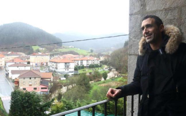 Luis Prieto en su Dima natal. / BORJA GUERRERO