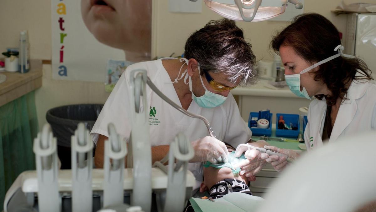 En el Estado español se contabilizan más de 23.000 clínicas dentales.