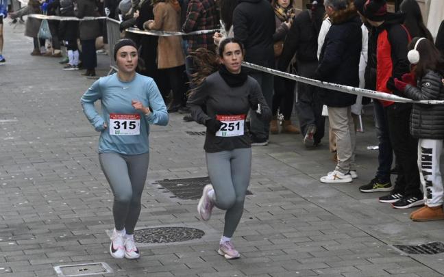 Multitudinaria San Silvestre en Beasain para despedir el 2024