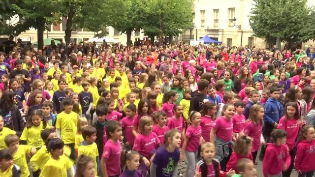 Imagen de la primera edición de Debagoieneko Euskal Eskola Publikoaren Jaia.