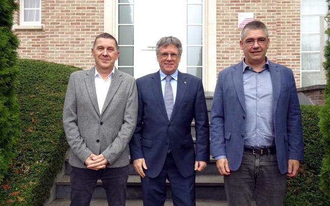 El secretario general de EH Bildu, Arnaldo Otegi, y el de Relaciones Políticas, Gorka Elejabarrieta, se han reunido este jueves con el presidente de Junts.