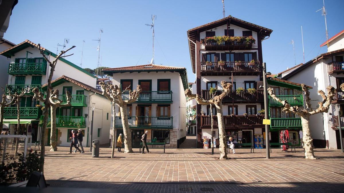 Foto de la calle San Pedro de Hondarribia, donde tendrán lugar algunas de las actividades de hoy.