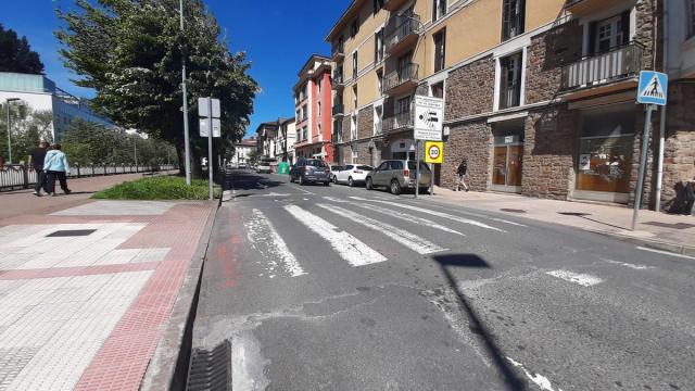 En Nafarroa Etorbidea se implantará un carril bici segregado, aprovechando su conversión en vía de sentido único de circulación. / Anabel Dominguez. En Nafarroa Etorbidea se implantará un carril bici segregado, aprovechando su conversión en vía de sentido único de circulación.