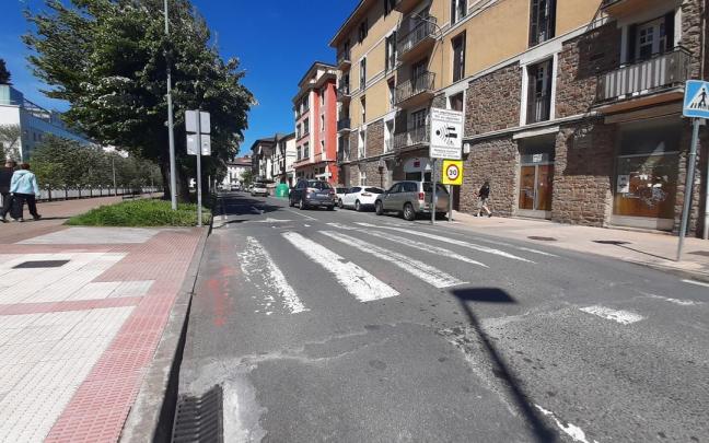 En Nafarroa Etorbidea se implantará un carril bici segregado, aprovechando su conversión en vía de sentido único de circulación. / Anabel Dominguez. En Nafarroa Etorbidea se implantará un carril bici segregado, aprovechando su conversión en vía de sentido único de circulación.