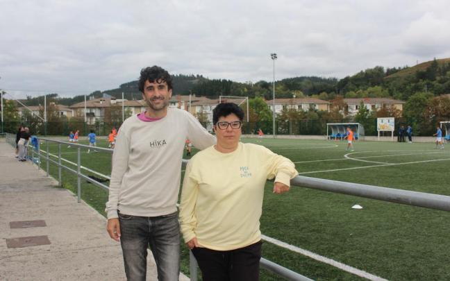 El alcalde, Garikoitz Iturbe, y la presidenta de la UDA Agurtzane Elkoro.