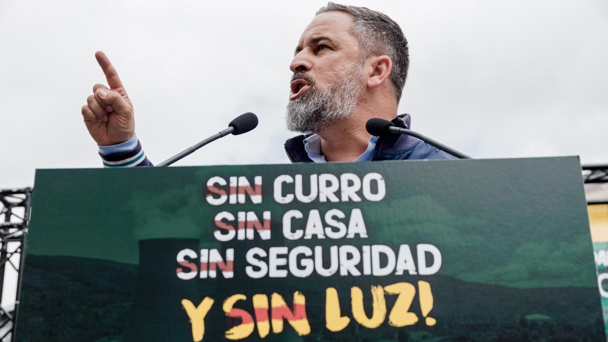 El líder de Vox, Santiago Abascal, que solo ha trabajado en partidos y organismos públicos, encabeza los actos del sindicato 'Solidaria¡dad' el primero de mayo