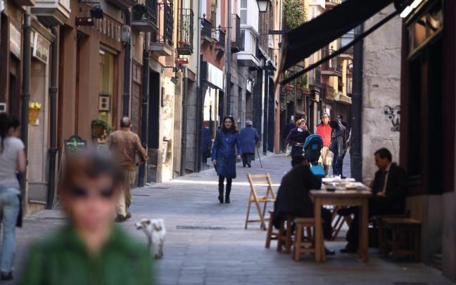 Pasabideak, terrazak eta ekitaldiak ikuskatzeko taldea sortuko du Gasteizko Udalak.