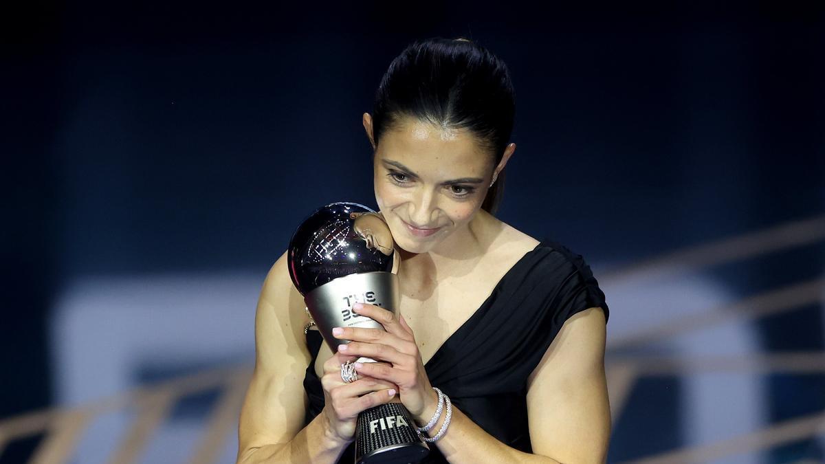 Aitana Bonmatí recoge el premio The Best.