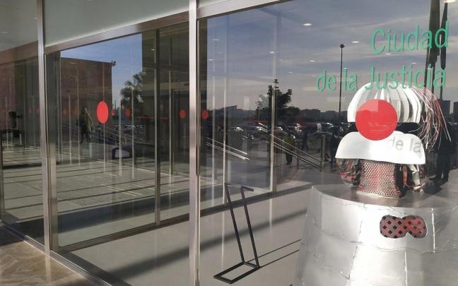 La fachada de la Ciudad de la Justicia de Málaga